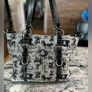 ** SOLD** Coach Chelsea Stagecoach Horse and Carriage Turn Lock Tote
